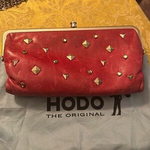 Used with tags HOBO Interna Leather Lauren Double Frame Clutch Wallet in Garnet